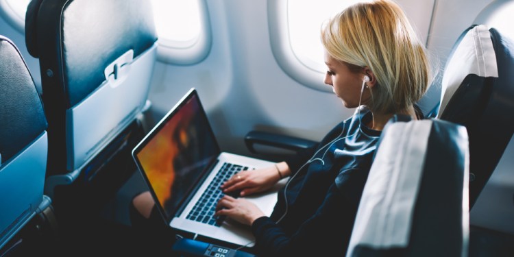 Passenger Finds Exploitable Bug in Airline Wi-Fi Service 37 Bug