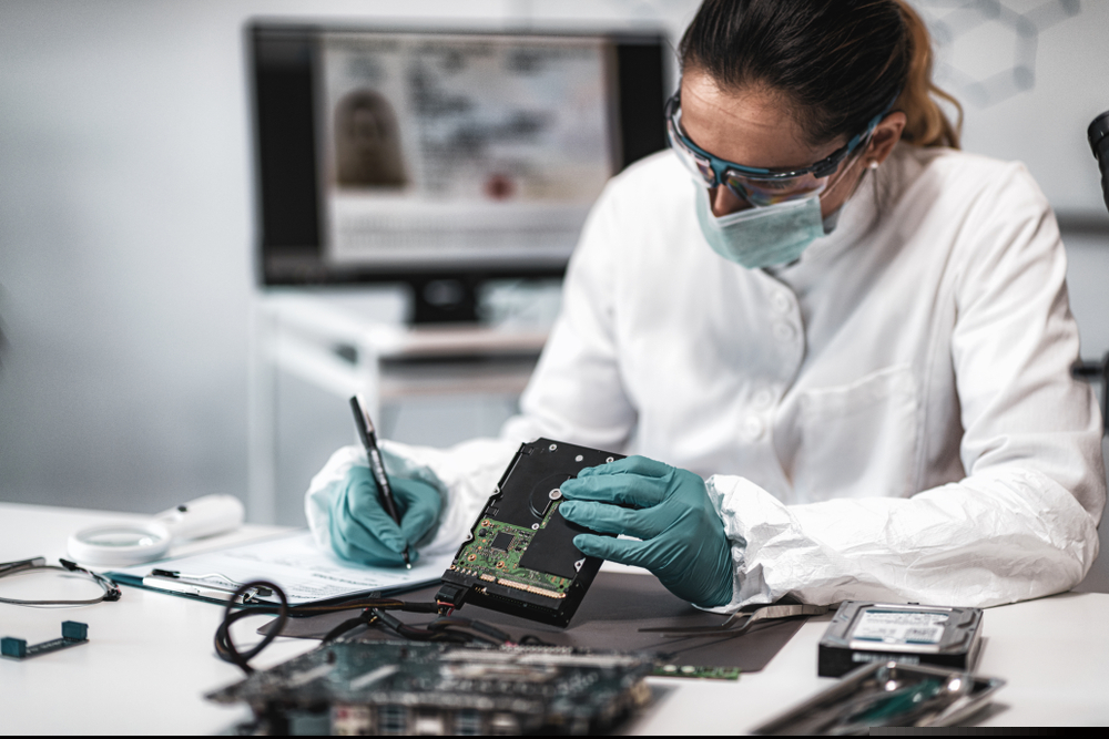 Tackling Cybercrime: How the US Government is Combating Cybersecurity Risks 44 digital