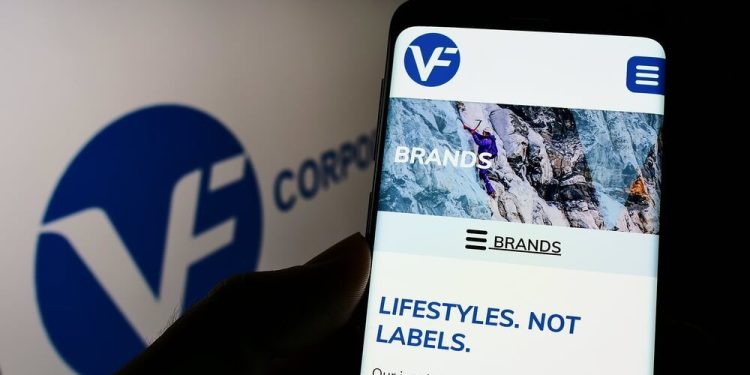 Vans, Supreme, North Face Parent Hacked: Data of 35 Million Customer Exposed 37 VF Corp cyberattack