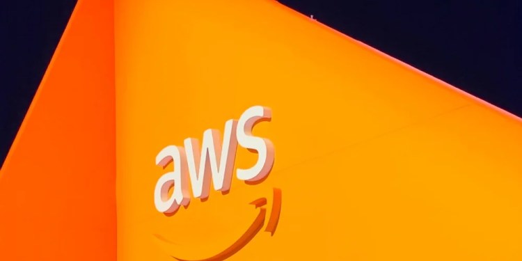 Australia Bets $2 Billion on 'Top Secret' AWS Cloud: Security Innovation or Dependence Dilemma? 38 AWS
