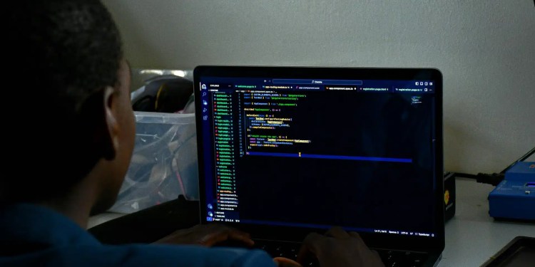 India's Cyber Security Skyrockets to $20 Billion, Fueled by 400+ Startups: CERT-In DG 37 CERT-In