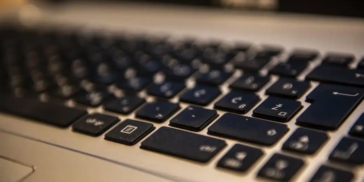 SingCERT Alerts Public on Fraudulent Emails Impersonating CSA and SPF 38 Fraudulent Emails Scam Trail