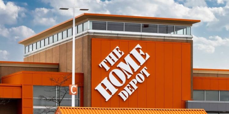 Breaking: The Home Depot Data Breach Exposes Information of 10,000 Employees 38 The Home Depot data breach