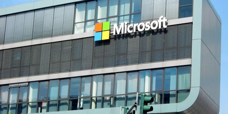 Microsoft's SFI: A Six-Pillar Approach to Cyber Defense 37 Microsoft Secure Future Initiative