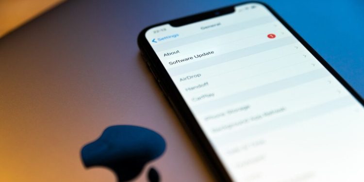 Apple's Response to Rising Threats with 'Mercenary Spyware Attacks' Alert 38 mercenary spyware attacks